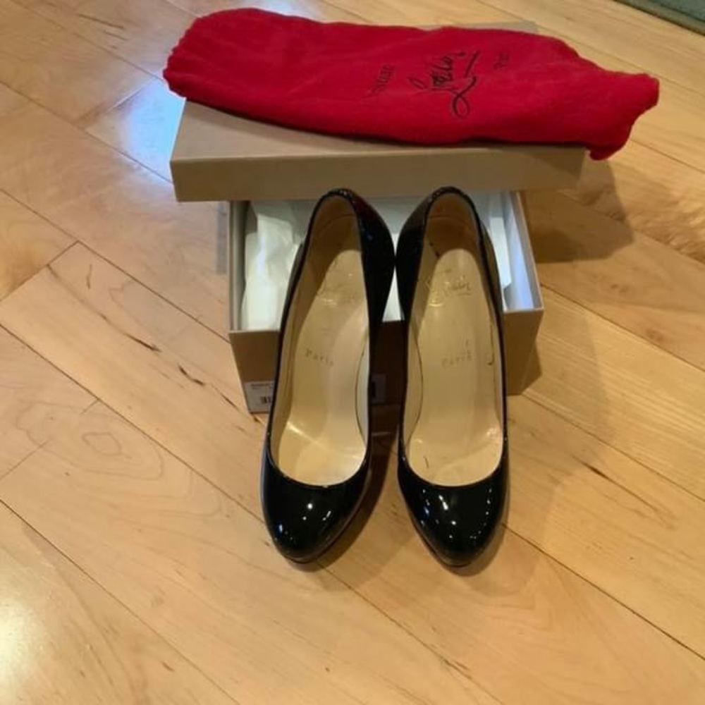 Black Patent Leather Heels - Picture 1 of 4